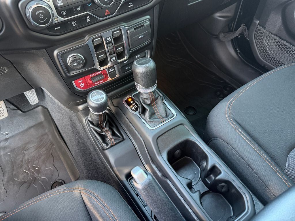 Used 2022 Jeep Gladiator Mojave w/ Cold Weather Group AWD/4WD image 18