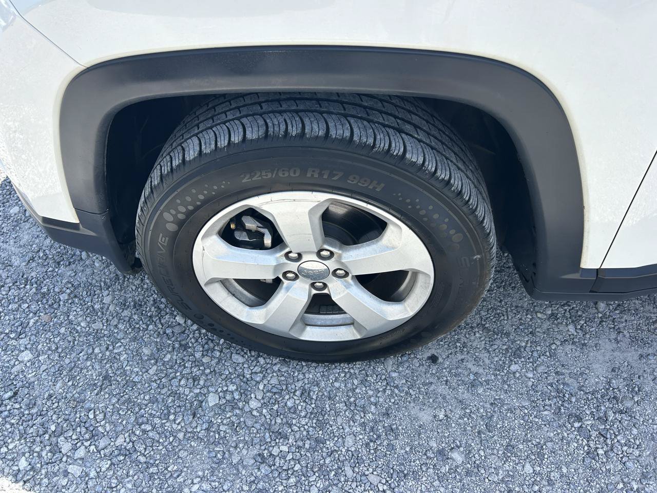 Used 2018 Jeep Compass Latitude w/ Popular Equipment Group FWD image 20