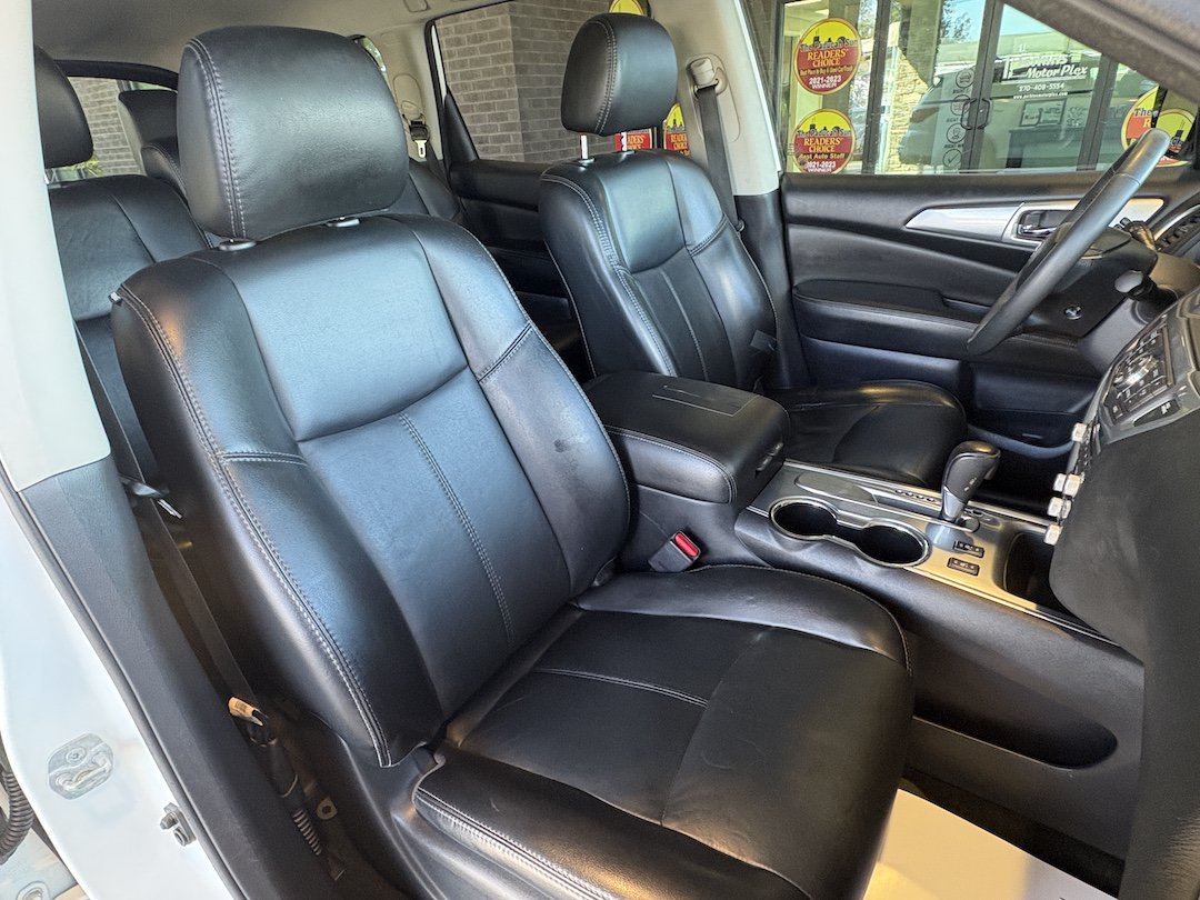 Used 2017 Nissan Pathfinder SL w/ SL Tech Package FWD image 29