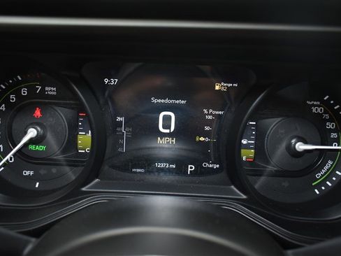 Used 2025 Jeep Wrangler Unlimited Sahara AWD/4WD image 15