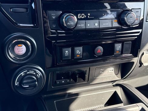 Used 2024 Nissan Titan PRO-4X image 22
