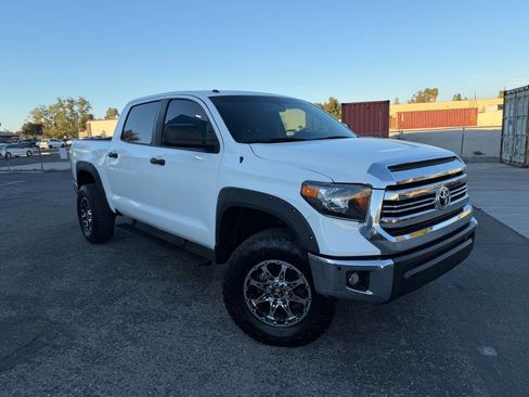Used 2017 Toyota Tundra SR5 image 4