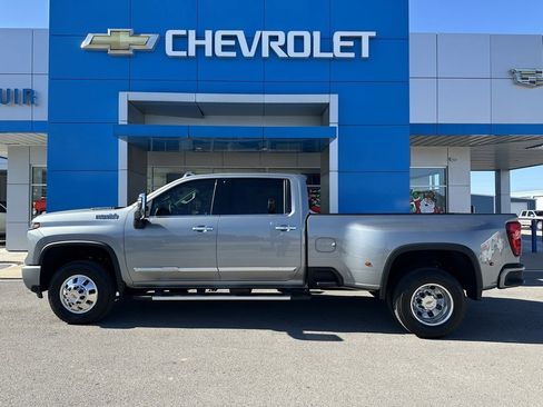 New 2026 Chevrolet Silverado 3500 High Country w/ Technology Package image 2