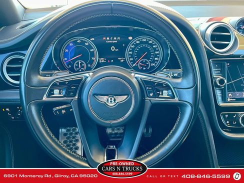 Used 2018 Bentley Bentayga AWD/4WD image 21
