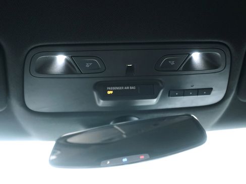 Used 2018 Chevrolet Camaro SS image 25