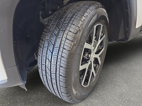 Used 2024 Jeep Grand Cherokee L Limited w/ Trailer Tow Package image 30