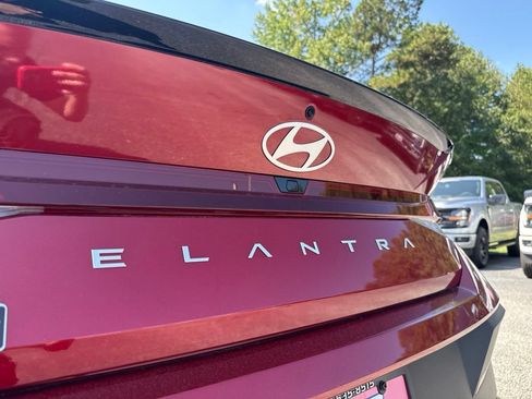 Used 2025 Hyundai Elantra Sport FWD image 36