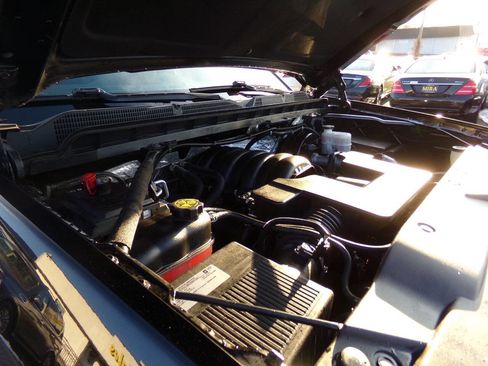 Used 2018 Chevrolet Silverado 1500 LTZ Z71 w/ Redline Edition image 22