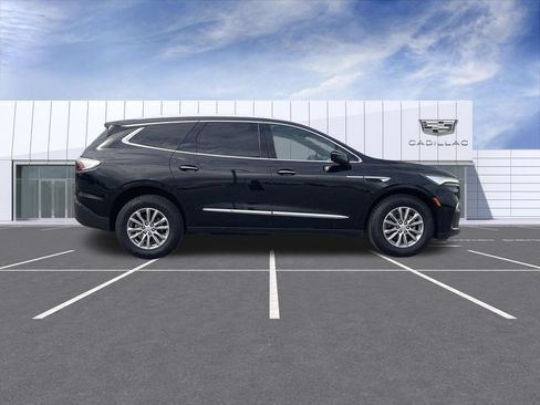 Used 2024 Buick Enclave Premium AWD/4WD image 9