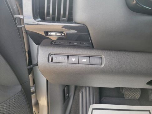 Used 2025 Nissan Pathfinder SV FWD image 15