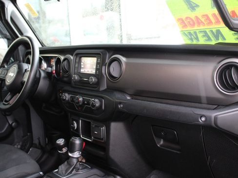 Certified 2021 Jeep Gladiator Sport image 25