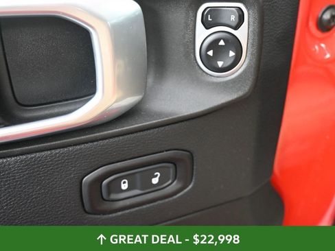 Used 2018 Jeep Wrangler Unlimited Sahara w/ Dual Top Group image 27