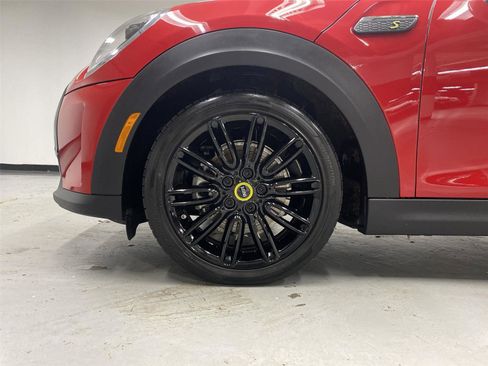 Certified 2024 MINI Cooper SE w/ Signature Upholstery Package image 23