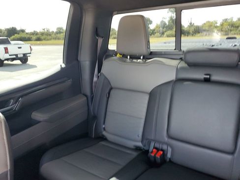 Used 2024 Chevrolet Silverado 1500 ZR2 w/ Technology Package image 12