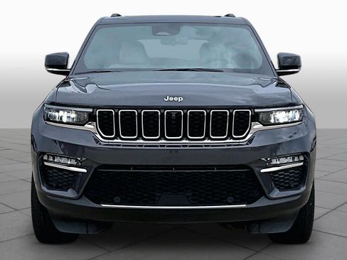 Used 2024 Jeep Grand Cherokee Limited w/ Luxury Tech Group II image 4