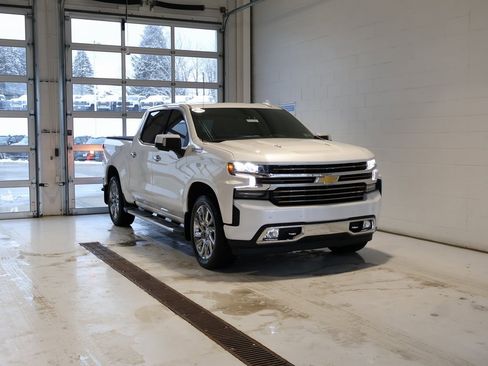 Used 2019 Chevrolet Silverado 1500 High Country w/ High Country Premium Package image 2