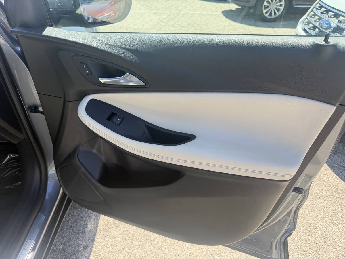 Used 2021 Buick Encore GX Select FWD image 9