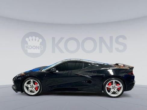 Used 2021 Chevrolet Corvette Stingray Coupe w/ Z51 Performance Package image 2