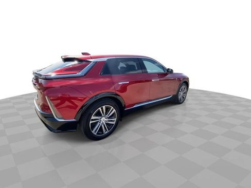 Used 2024 Cadillac Lyriq Luxury RWD image 2