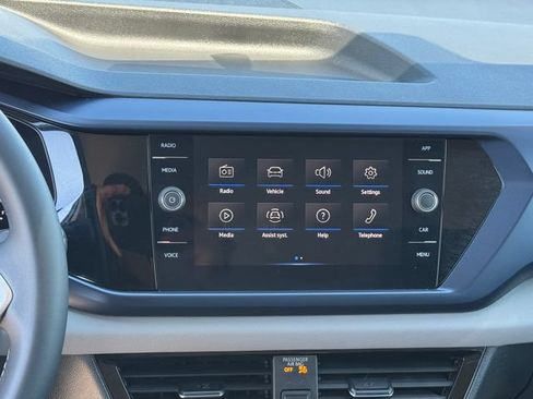 Used 2022 Volkswagen Taos SE FWD image 18