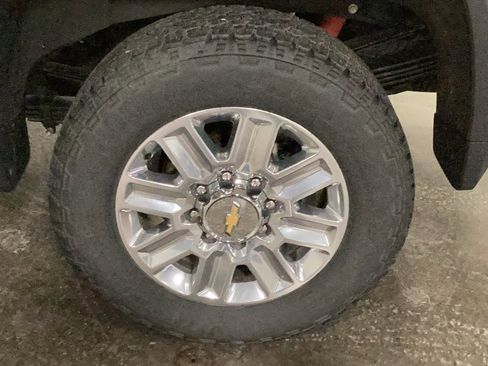 Used 2025 Chevrolet Silverado 3500 High Country w/ High Country Premium Package AWD/4WD image 7