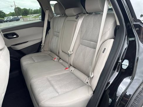 Used 2025 Nissan Rogue SV FWD image 29