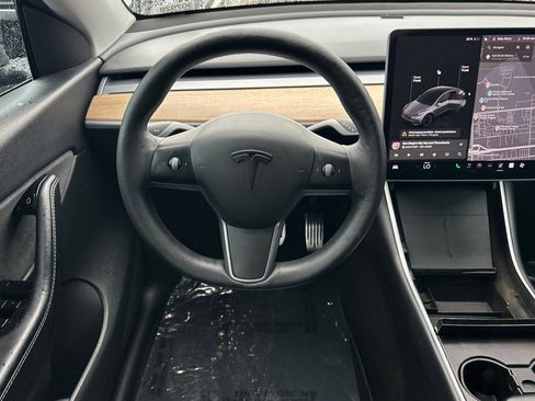 Used 2021 Tesla Model Y 2WD image 9