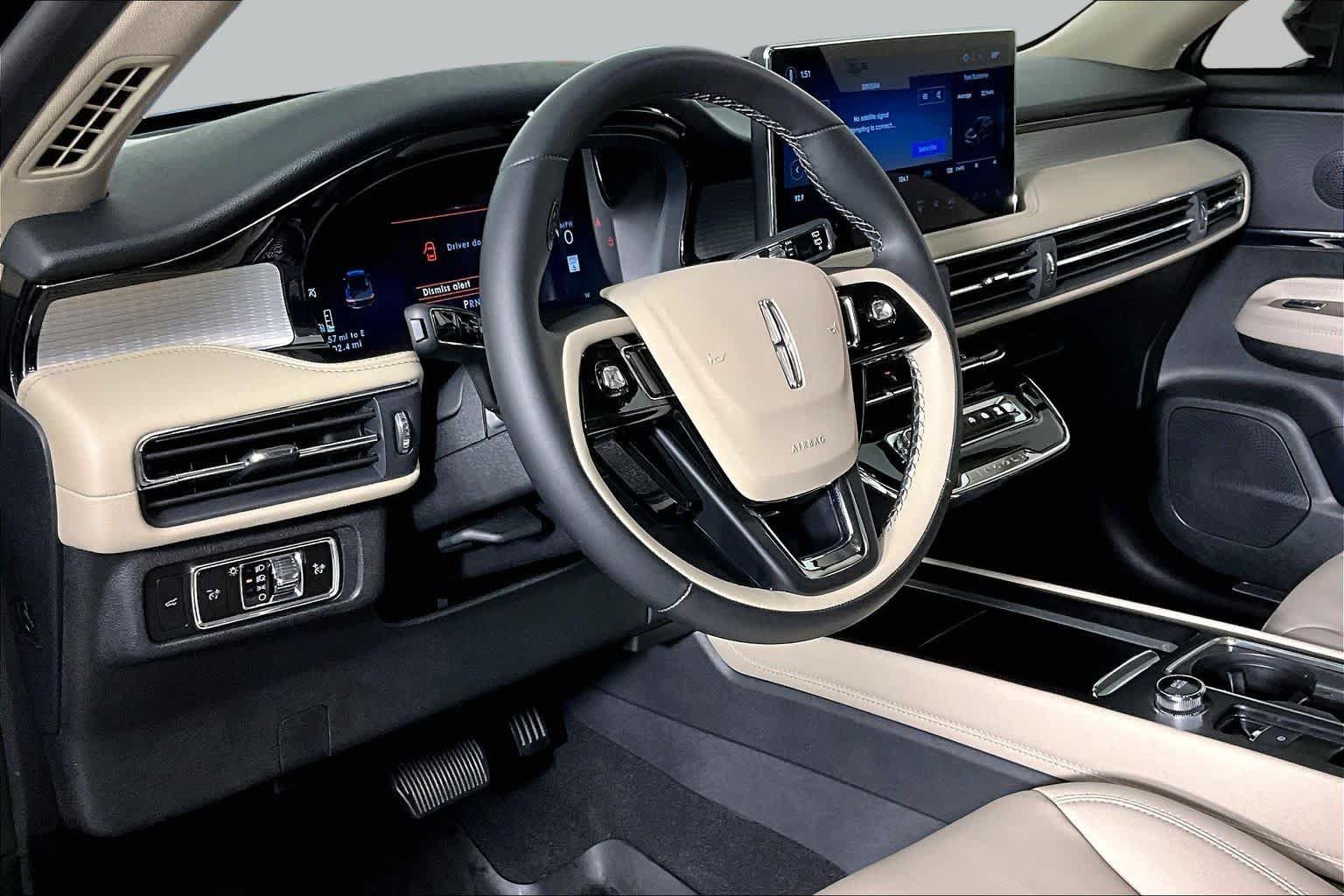 Used 2025 Lincoln Corsair FWD image 17