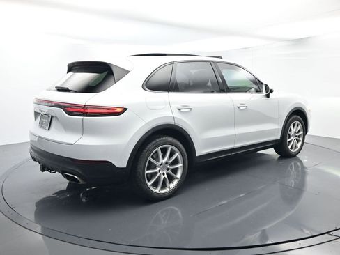 Used 2021 Porsche Cayenne image 15