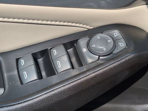 Certified 2023 Chevrolet Traverse LS FWD image 22