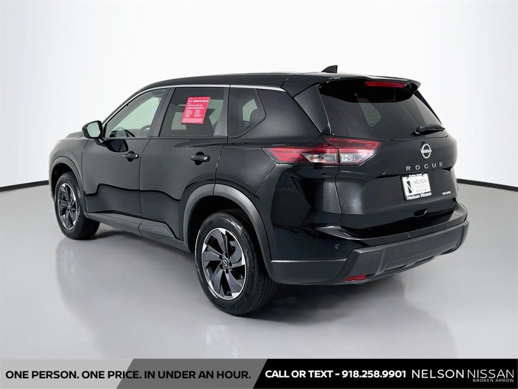 Certified 2025 Nissan Rogue SV FWD image 7