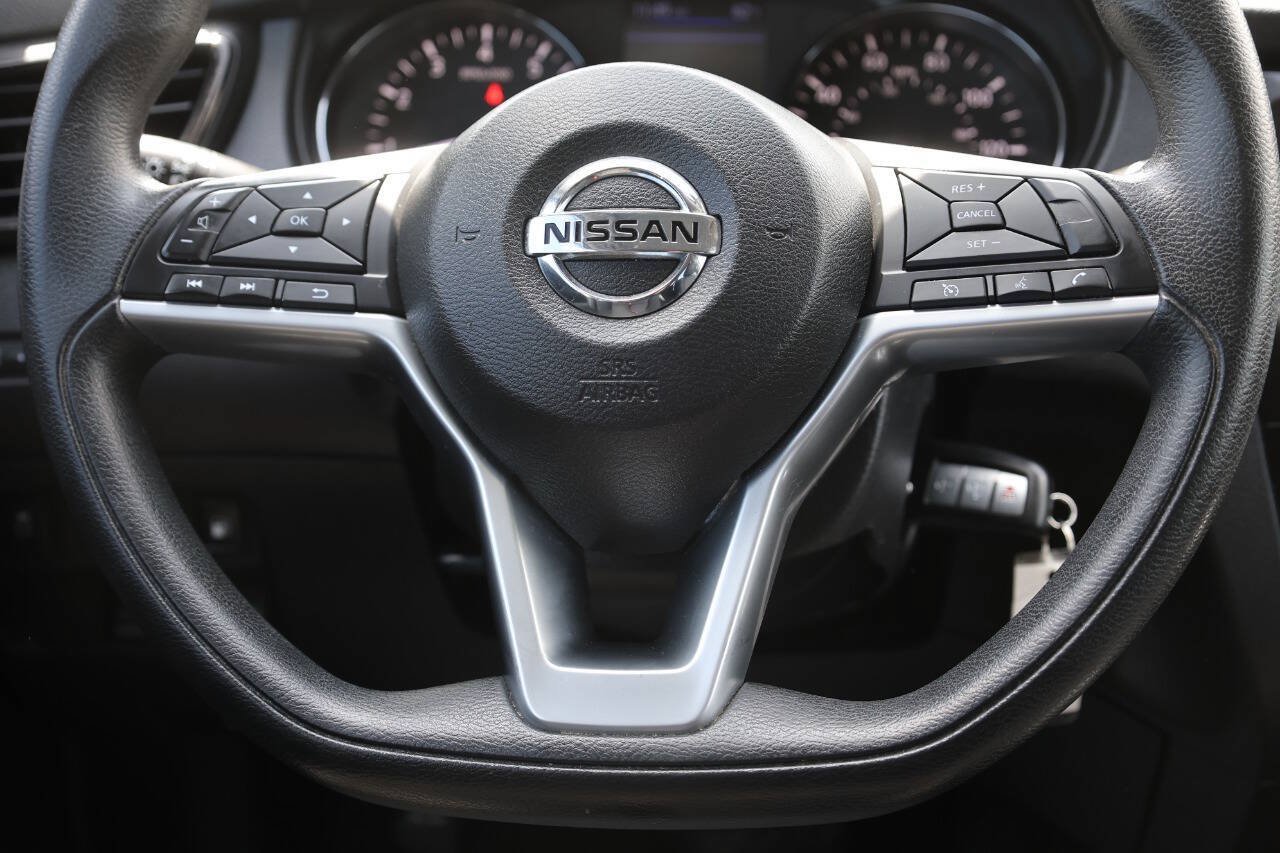 Used 2018 Nissan Rogue S AWD/4WD image 18