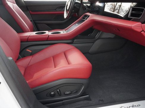 Used 2021 Porsche Taycan Turbo image 30