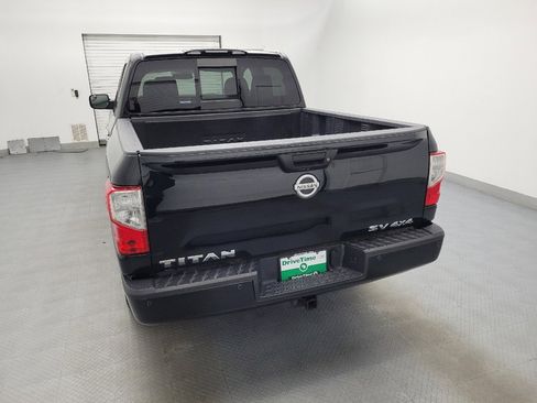 Used 2018 Nissan Titan SV w/ SV Convenience Package image 6