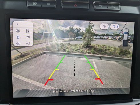 Used 2023 Ford F250 Lariat w/ Chrome Package image 38