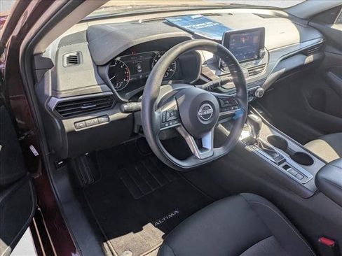 Used 2025 Nissan Altima 2.5 SV AWD/4WD image 9