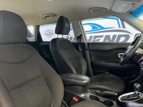 Used 2015 Kia Soul image 25