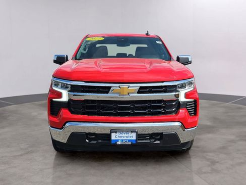 Used 2022 Chevrolet Silverado 1500 LT AWD/4WD image 2