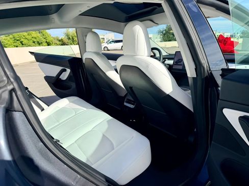 Used 2021 Tesla Model 3 Long Range AWD/4WD image 35
