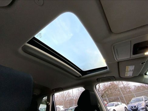 Used 2024 Honda CR-V EX image 19