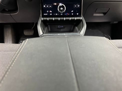 Used 2025 GMC Terrain Elevation image 36