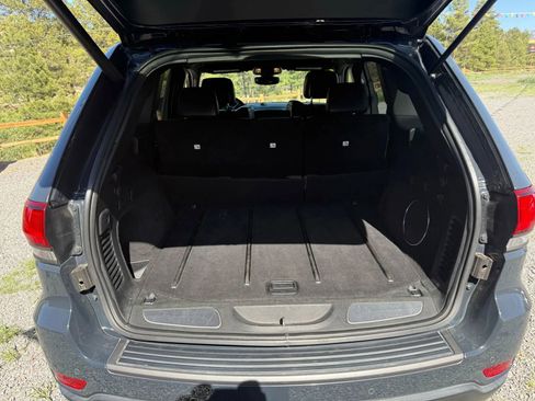 Used 2017 Jeep Grand Cherokee Trailhawk image 9