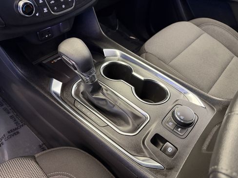 Used 2023 Chevrolet Traverse LT FWD image 23