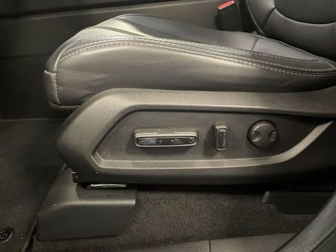 Certified 2025 Honda Pilot EX-L image 12