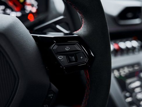 Used 2022 Lamborghini Huracan STO image 58