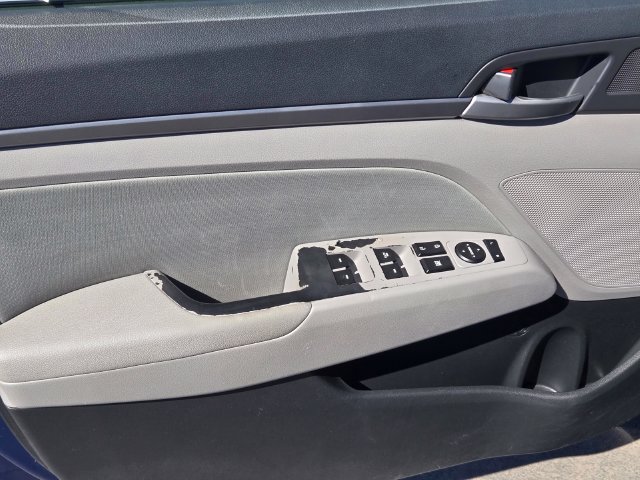Used 2018 Hyundai Elantra Value Edition FWD image 16