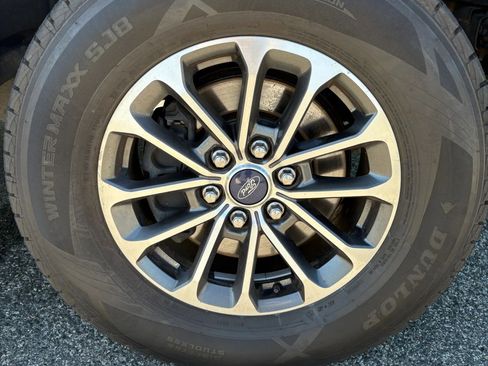 Used 2018 Ford F150 XLT w/ Equipment Group 302A Luxury AWD/4WD image 18