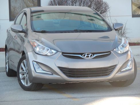 Used 2014 Hyundai Elantra SE w/ Option Group 02 FWD image 5