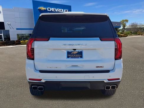 Used 2025 GMC Yukon Denali AWD/4WD image 24