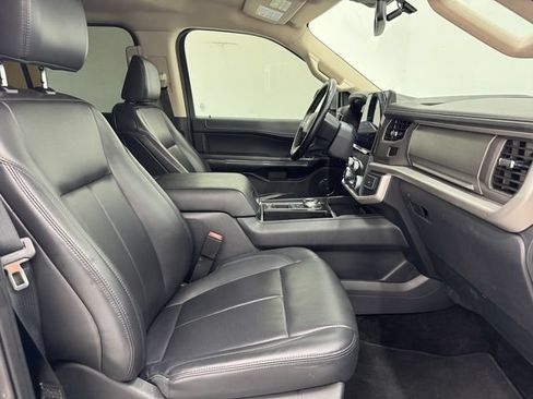 Used 2022 Ford Expedition XLT RWD image 18